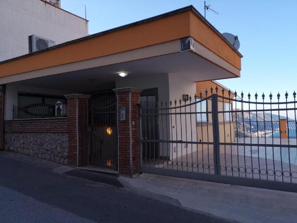 陶尔米纳Casa Flavia公寓 外观 照片